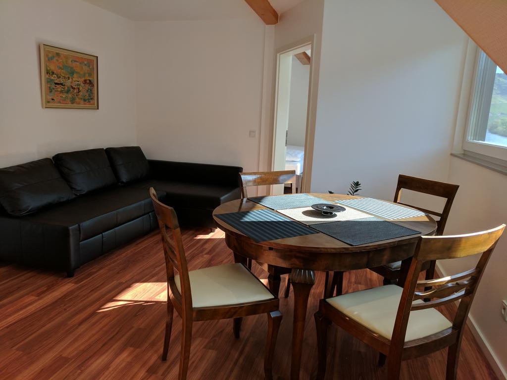 Ferienwohnung "Zum Klosterruinenblick" Kröv Kültér fotó